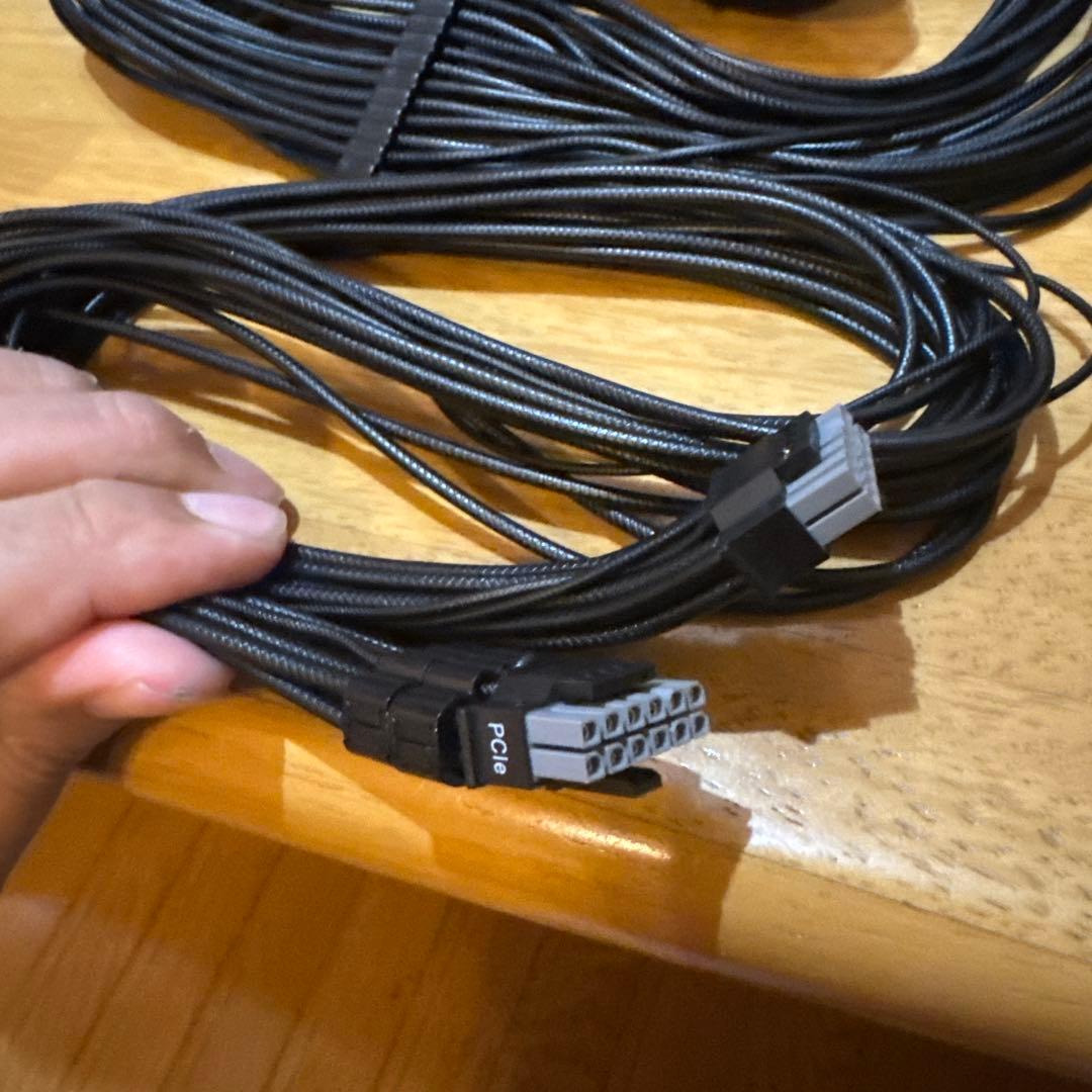 動確済み美品　コルセアRM1000x 電源ユニット