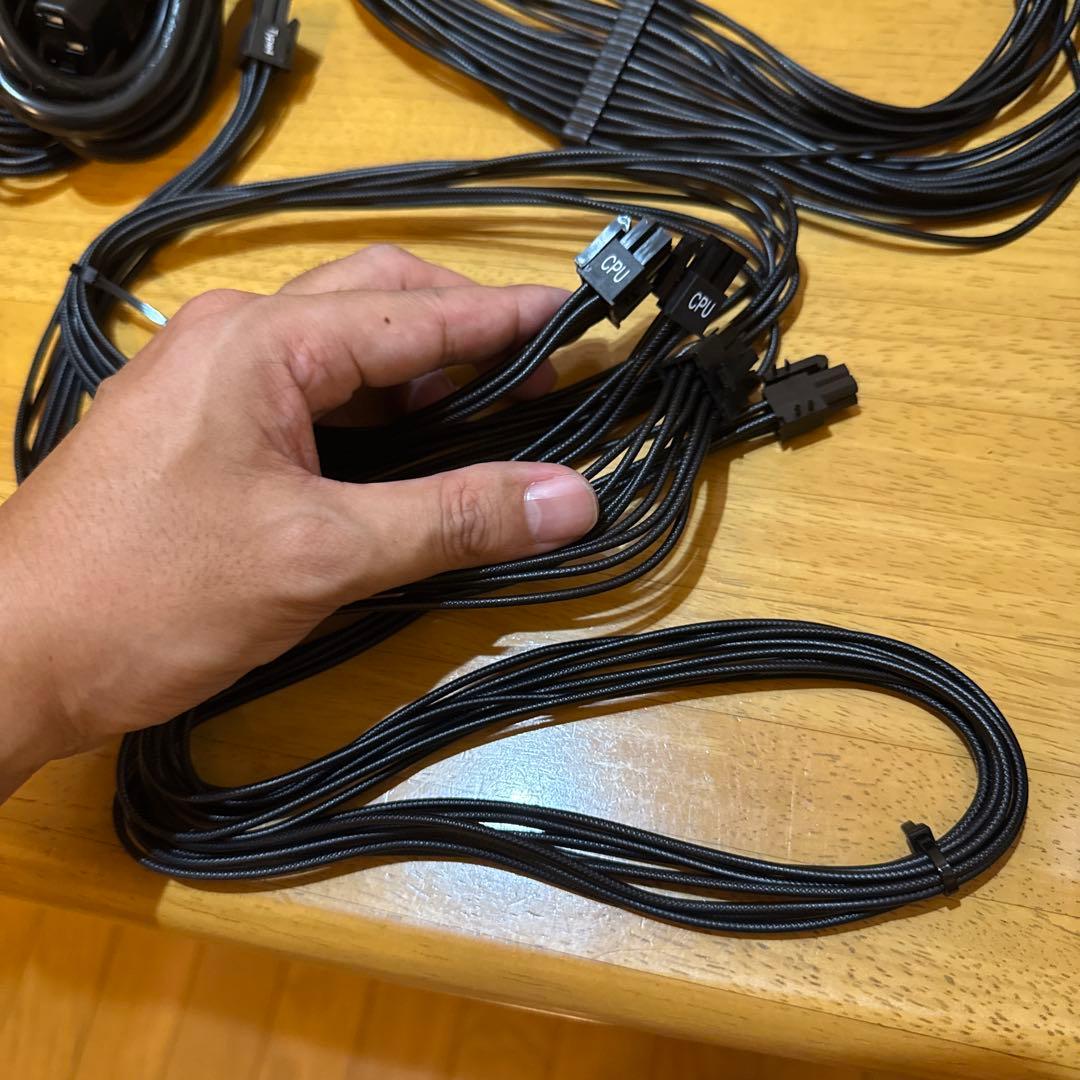 動確済み美品　コルセアRM1000x 電源ユニット