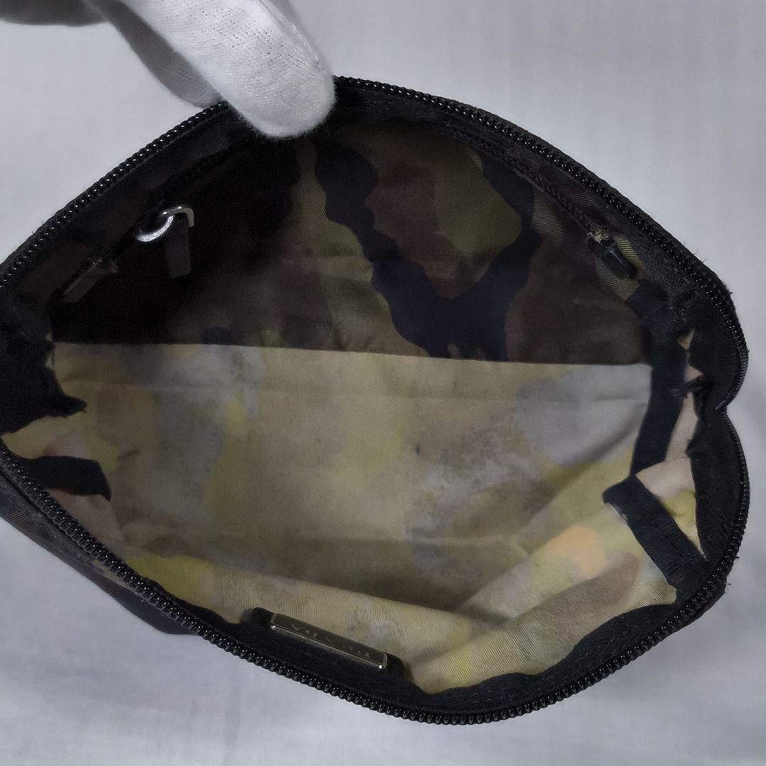 PRADA　プラダ　テスートカモフラ　三角ロゴプレート　ポーチ　白タグあり