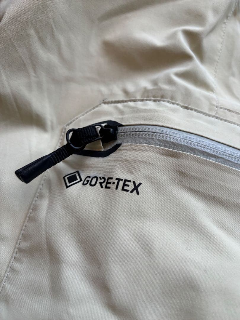 VOLCOM GORE-TEX スノーボードパンツ クリーム色 g1352303