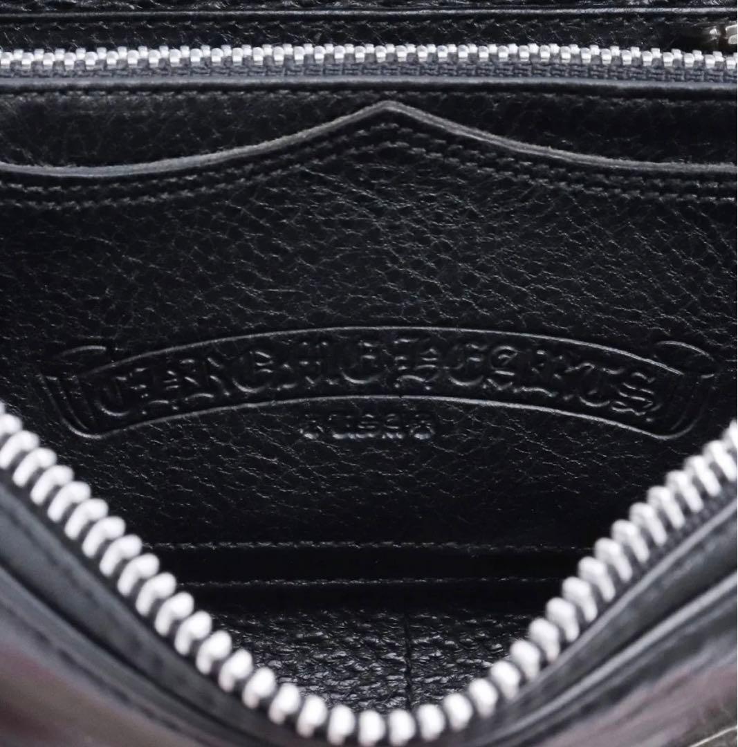 ゼロピラミッドスタッズコーナー ラウンドジップレザー財布　ウォレット