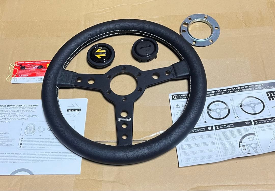 MOMO ステアリングホイール ハンドメイド 2023年製