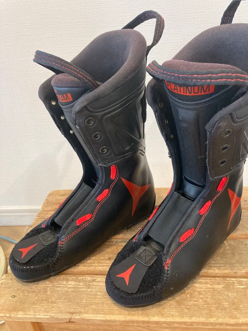 Atomicアトミックスキーブーツ CS130 23.5