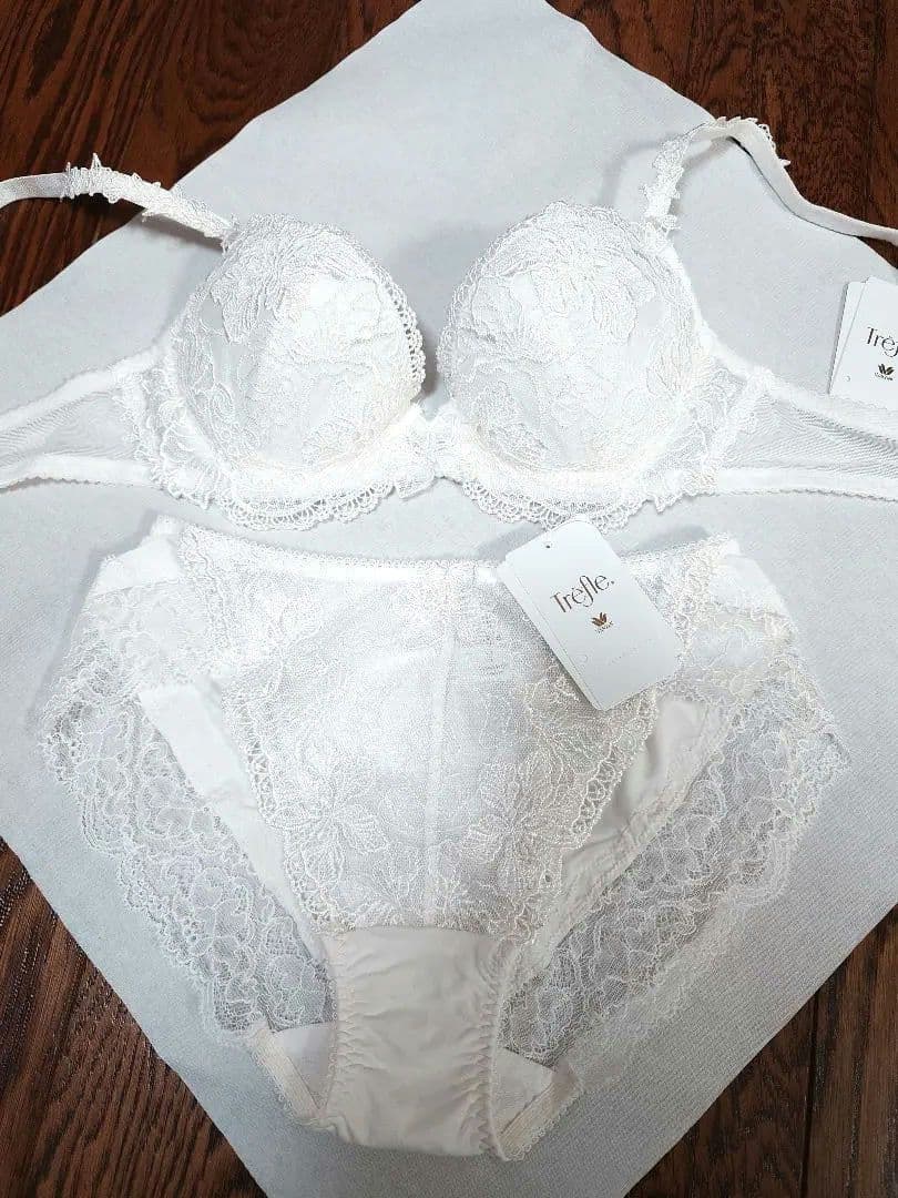 ワコール　トレフル　ブラジャーショーツセット D65　M 71グループ
