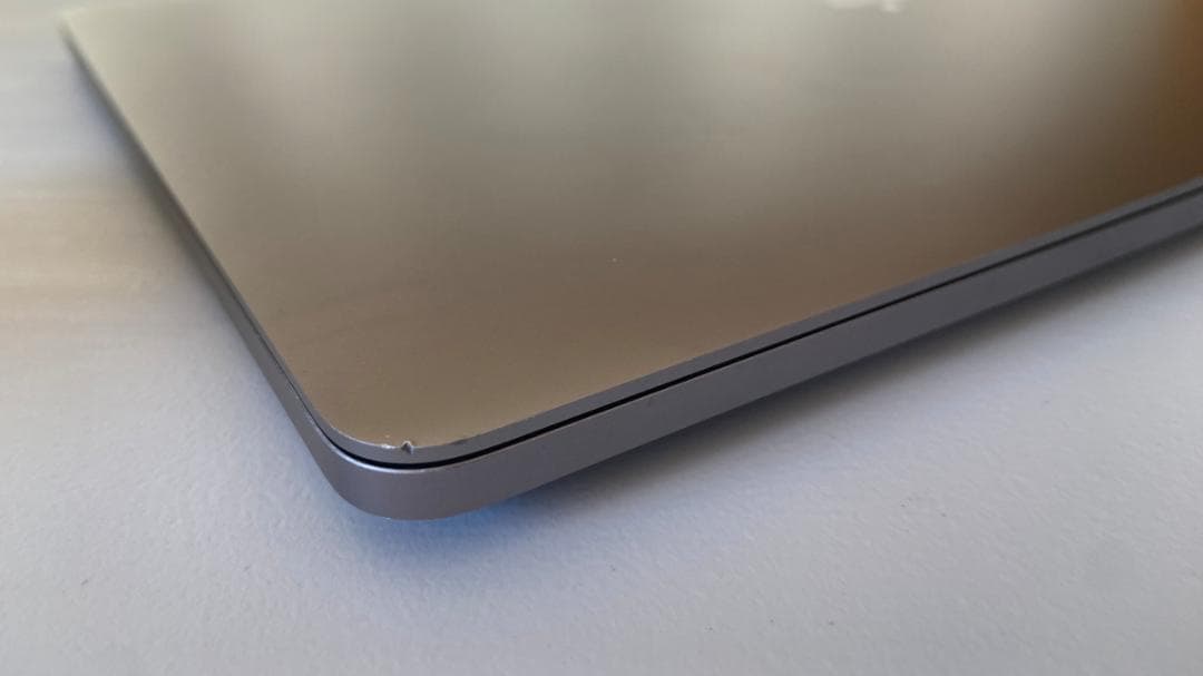 MacBook本体 MacBook Pro 15\" Intel i7 / 16GB / 512GB