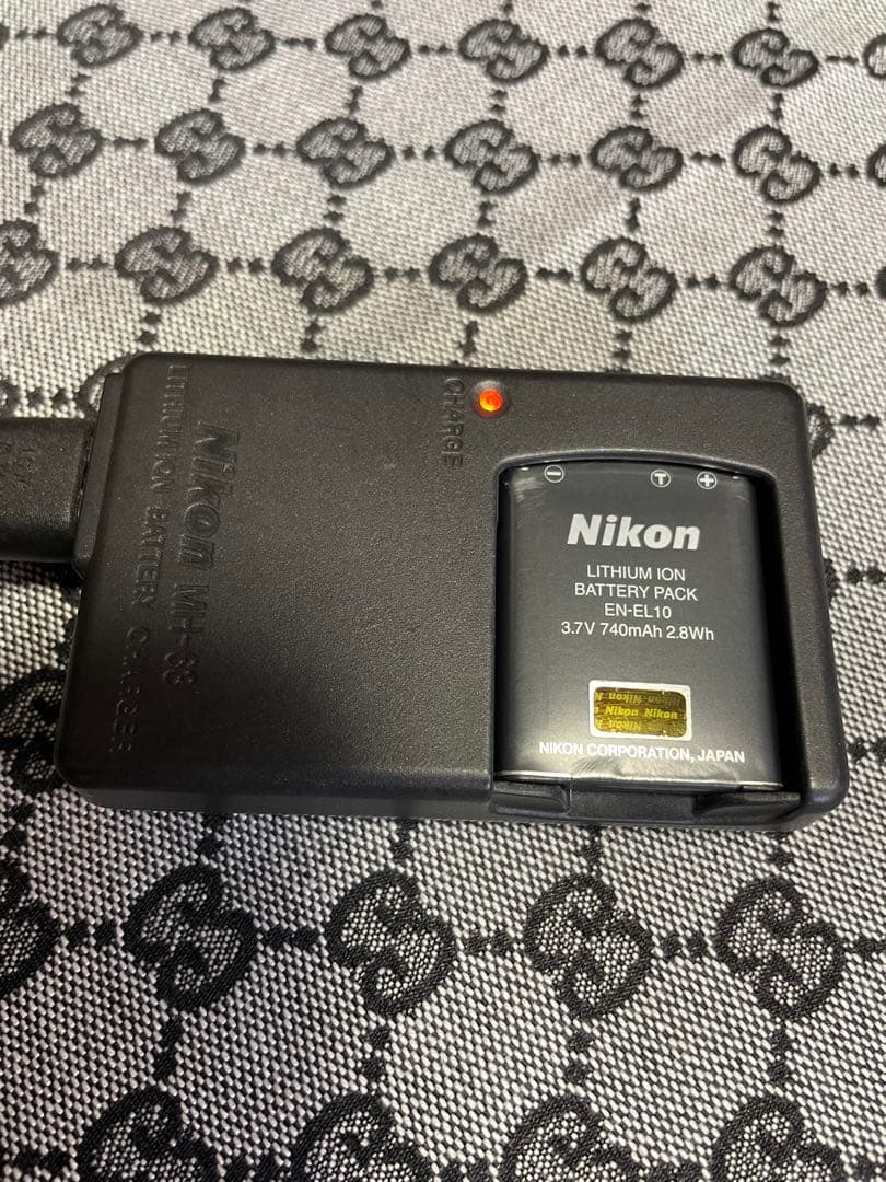 良好　Nikon ニコン　COOLPIX デジカメ　本体バッテリー充電器USB
