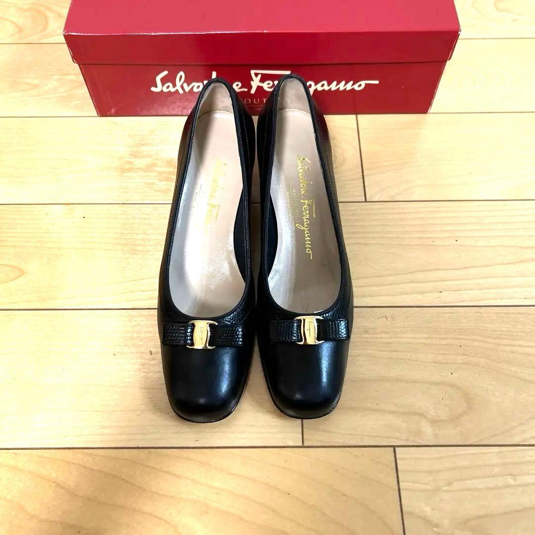 お値下げ　フェラガモ6C