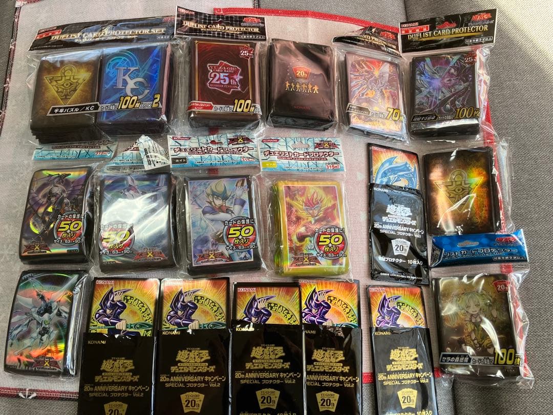 遊戯王　スリーブ、デッキ、未開封パックなど