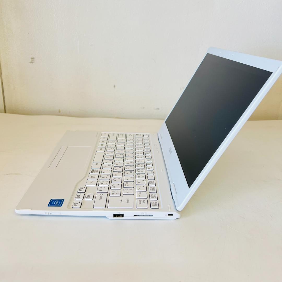富士通 ノートパソコン FUJITSU LIFEBOOK FMVM35D2W