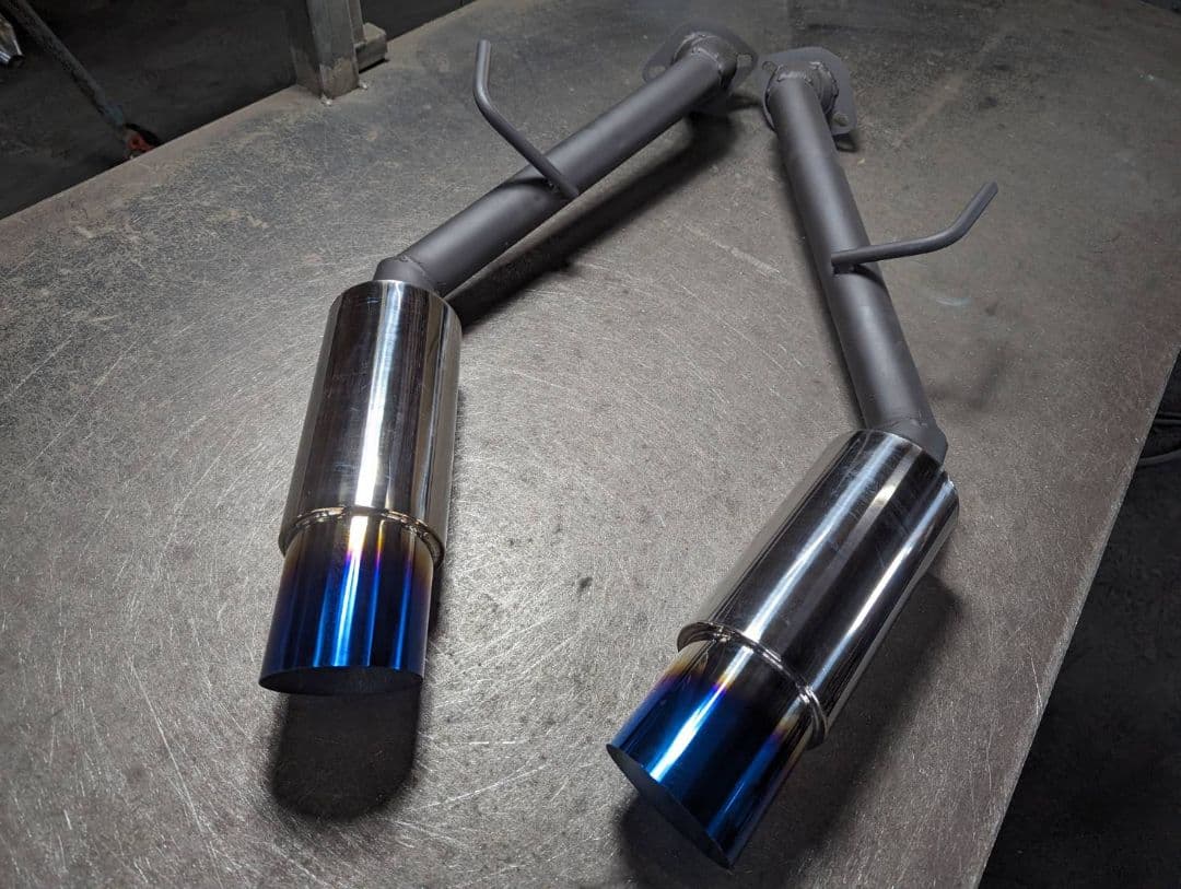 V37スカイライン！オリジナルストレートマフラー！砲弾チタンカラー