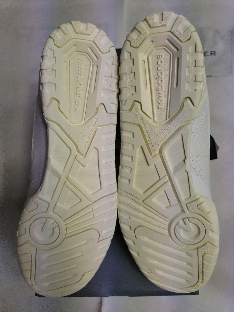 ニューバランスBB550