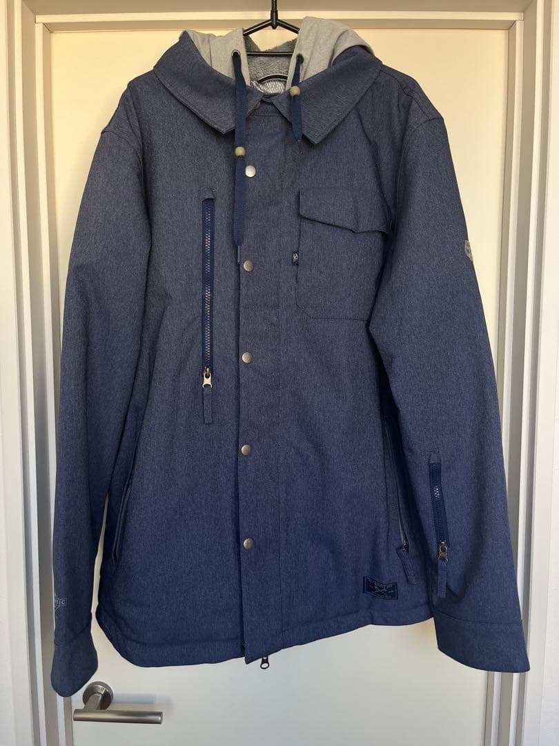 686 シックスエイトシックス　スノーボードウェア　上下セット　M