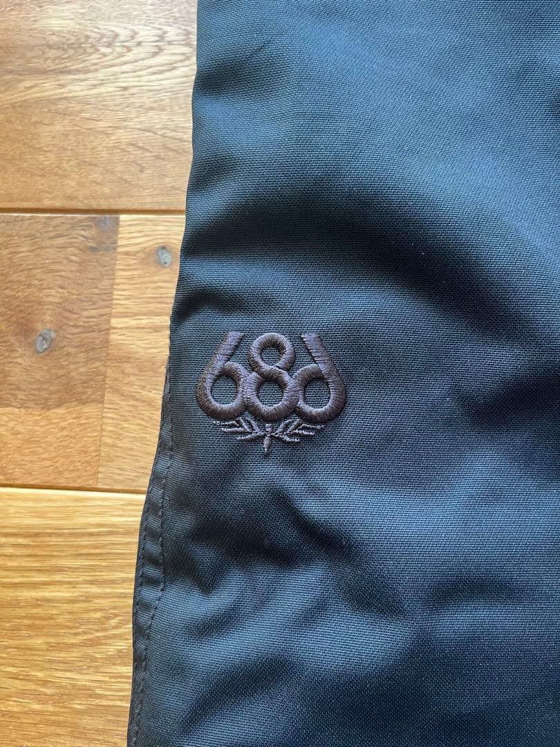 686 シックスエイトシックス　スノーボードウェア　上下セット　M