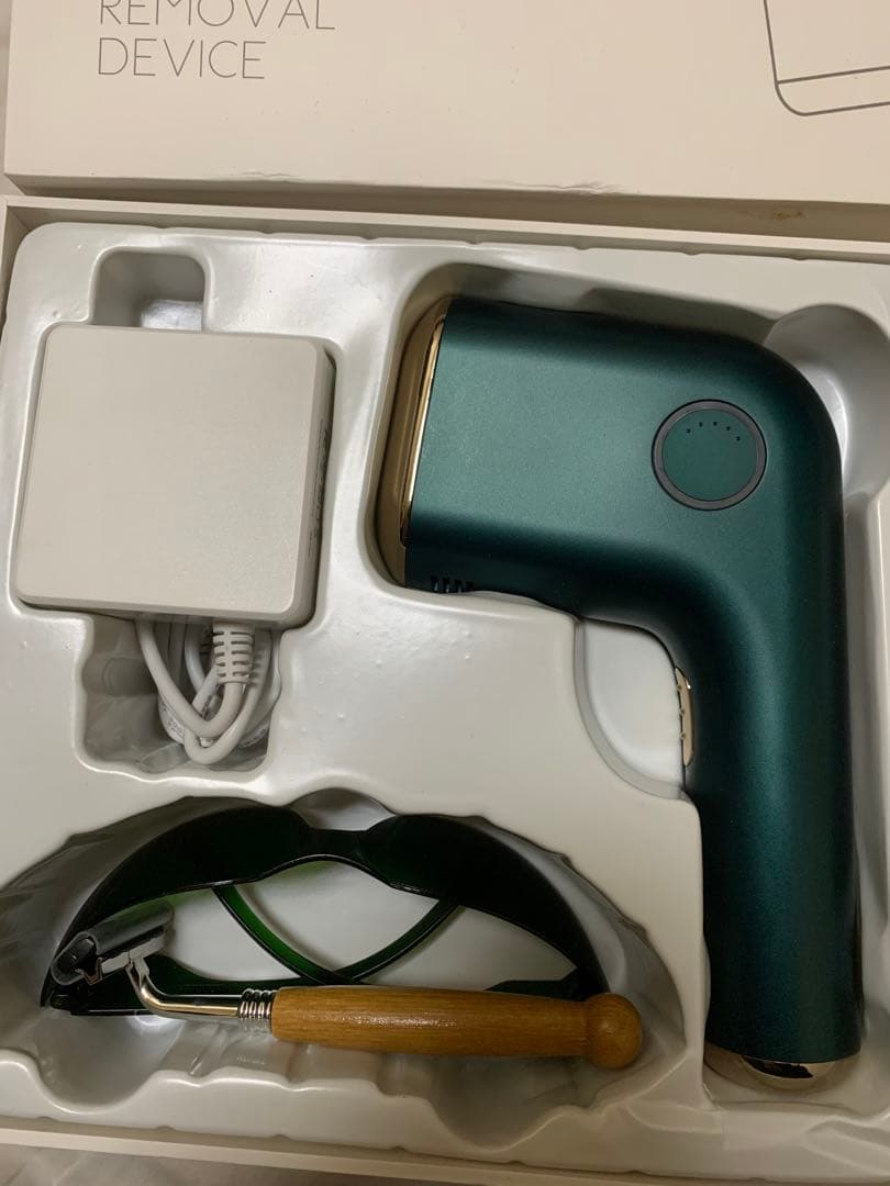 サファイア IPL脱毛器 本体。未使用品。