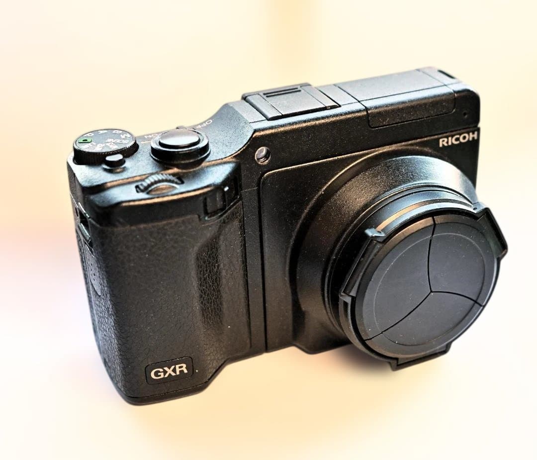 RICOH GXR+P10キット(28mm-300mm）