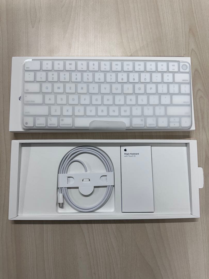 Apple Magic Keyboard touchID搭載ホワイト