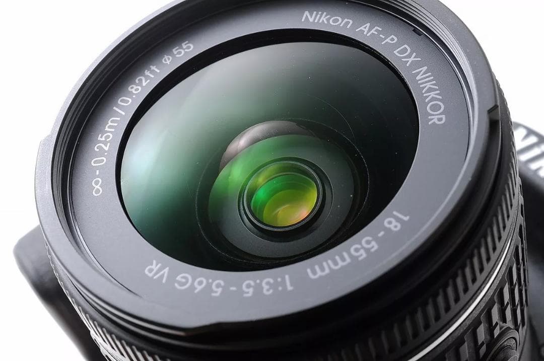 【完動美品】スマホとつながる最新一眼レフ Nikon D5600 レンズキット