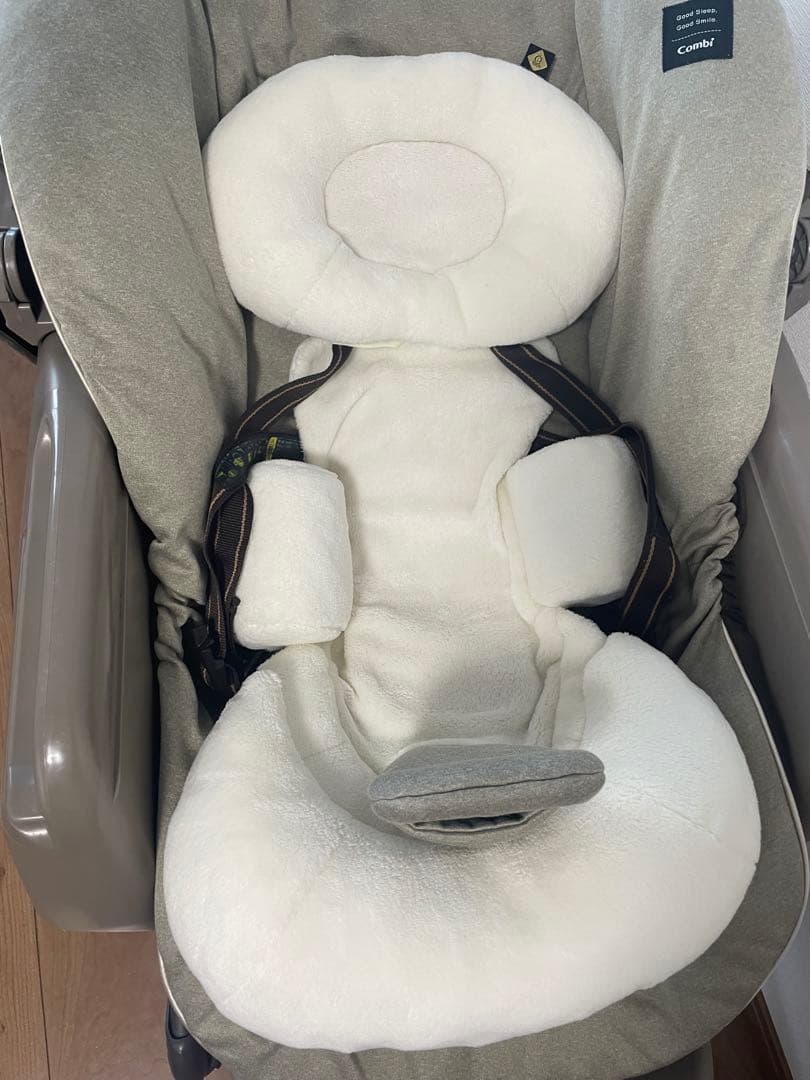 Combi コンビ　ネムリラ　AUTO SWING BEDi ドーム