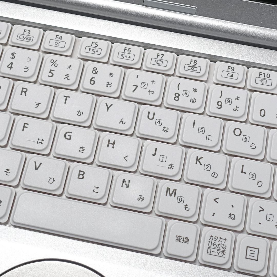 超高速ＳＳＤ換装✨美品の軽量モバイル✨第８世代コアｉ５✨ノートパソコン✨️日本製