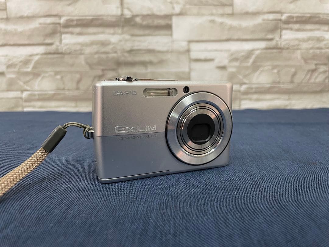 CASIO カシオ　EXILIM EX-Z700 コンパクトデジタルカメラ