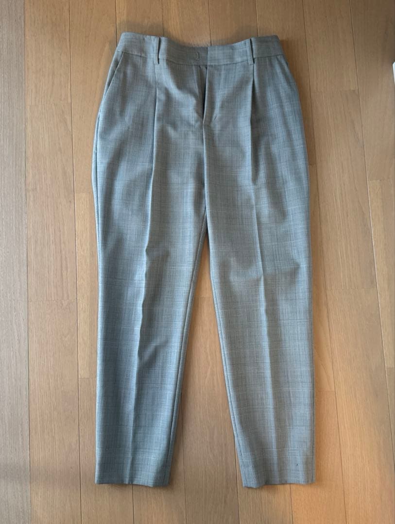 極美品　グリーンレーベルリラクシング　ノーカラー　パンツスーツ