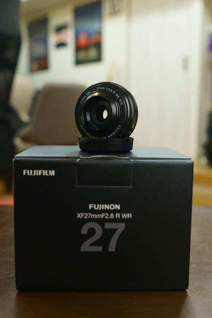 希少美品　FUJINON XF27mm F2.8R WR レンズフードおまけ付き