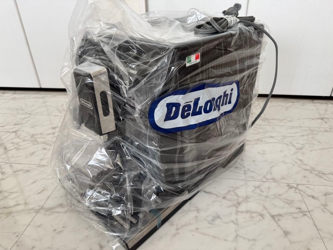 デロンギ 全自動エスプレッソマシン エレッタ カプチーノ ＥＣＡＭ４４６６０ＢＨ