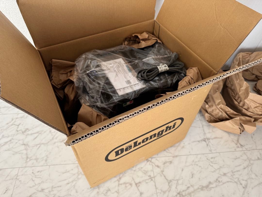 デロンギ 全自動エスプレッソマシン エレッタ カプチーノ ＥＣＡＭ４４６６０ＢＨ