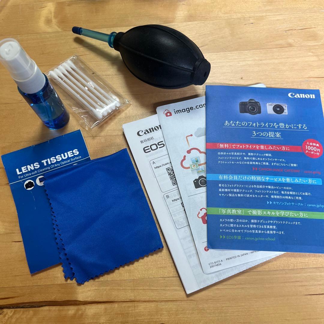 Canon EOS R100 ミラーレス一眼　未使用に近い