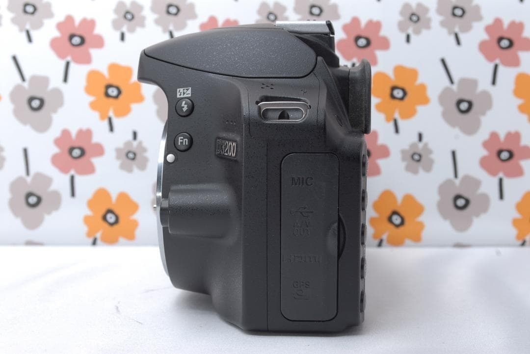 ❤Nikon D3200❤Wレンズセット❤付属品たくさん！❤スマホ転送OK❤