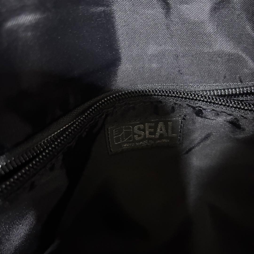 【希少】シール　メッセンジャーバッグ　タイヤチューブ　ショルダーバッグ　レッド