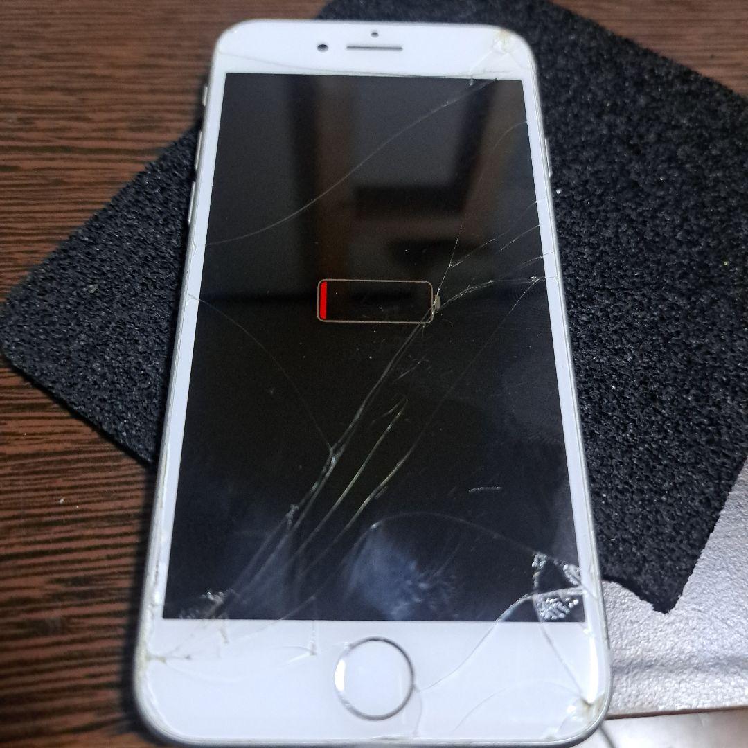 iPhone8 画面ひび割れ