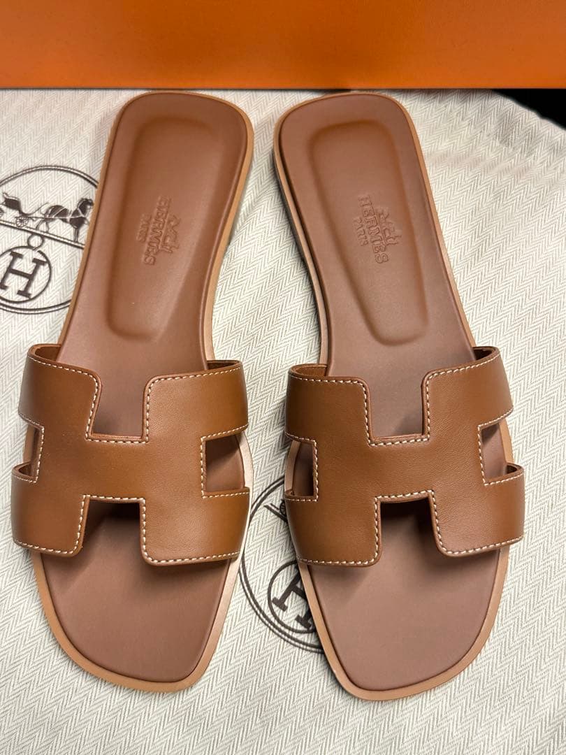 HERMES ブラウンレザーサンダル Hロゴ