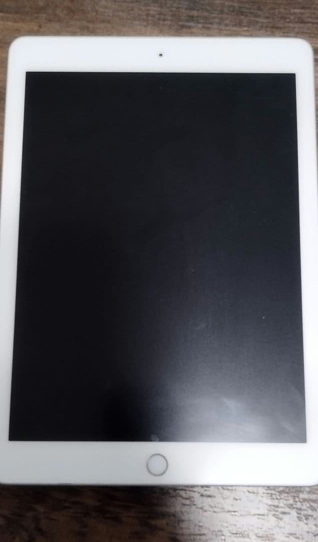 Apple iPad　第6世代　32GB シルバー ケース付き