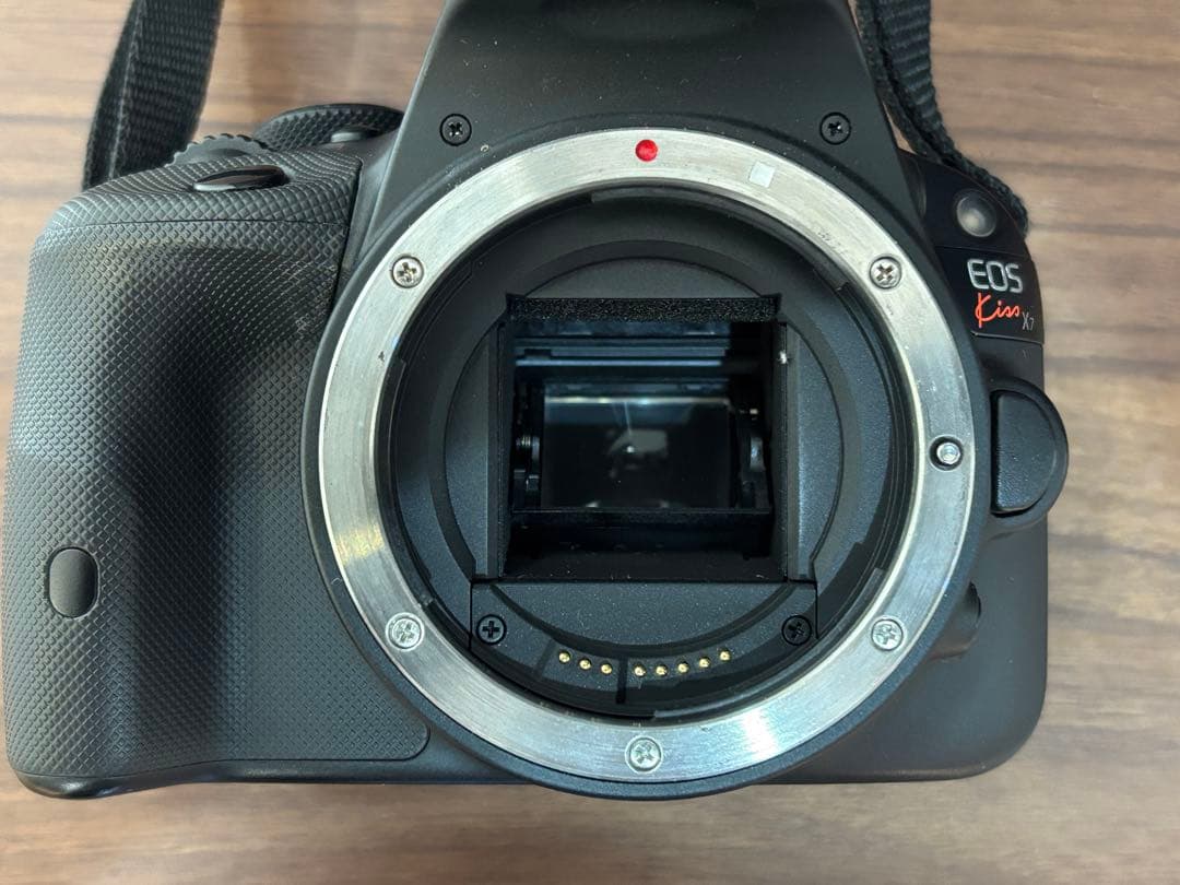 Canon EOS Kiss X7 デジタル一眼レフカメラ　ダブルズームキット