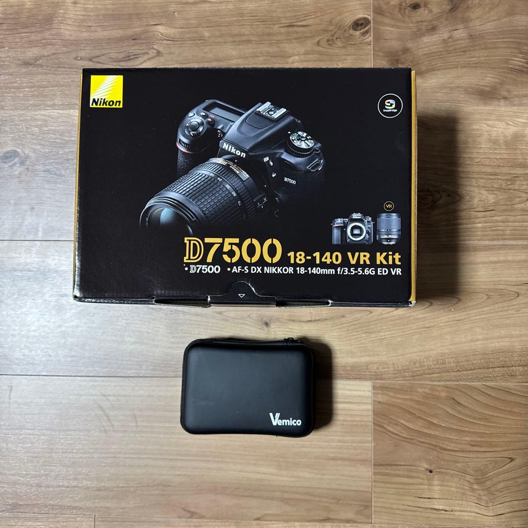 ニコンＤ７５００　１８-１４０mm レンズキット