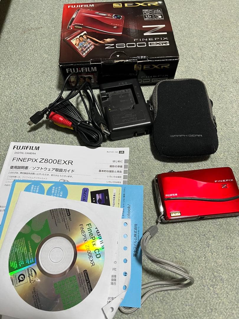 FUJIFILM FINEPIX Z800EXR レッド