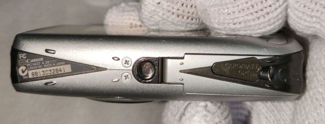 デジカメ　CANON　PC1437