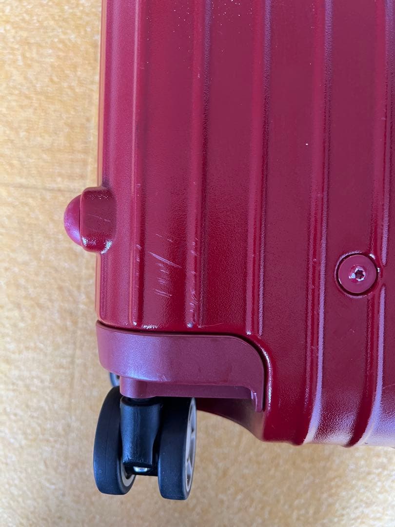 【リモア】サルサ　マット赤 ４輪 機内持ち込みサイズ