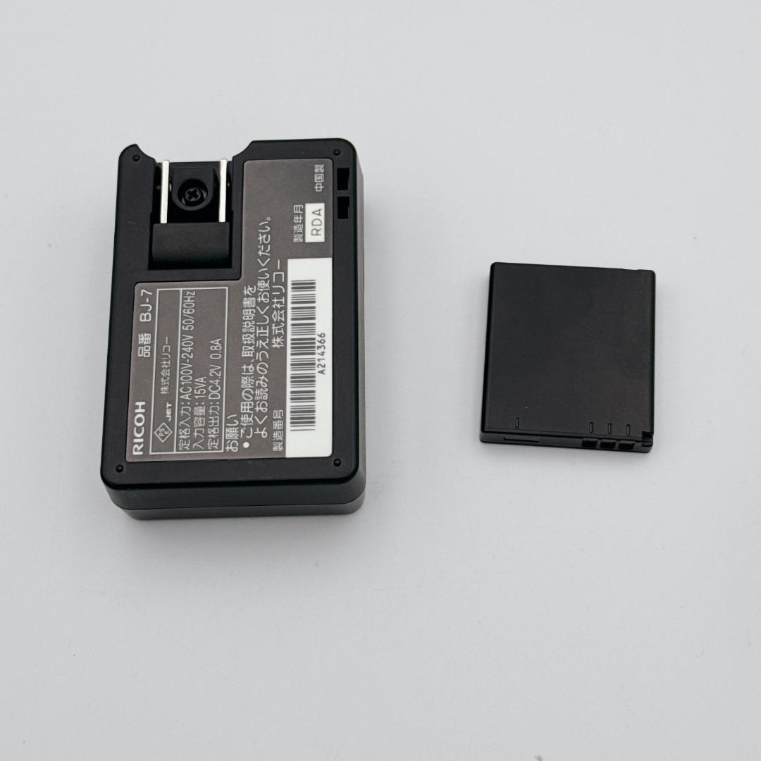 【極美品】RICOH リコー コンパクトデジタルカメラ R8 ブラック