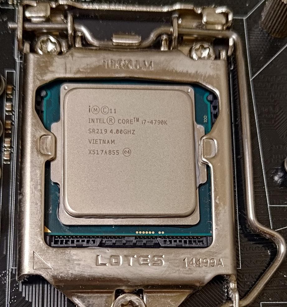 マザーボード ASUS Z97-PRO GAMER + i7-4790K + 16GB RAM