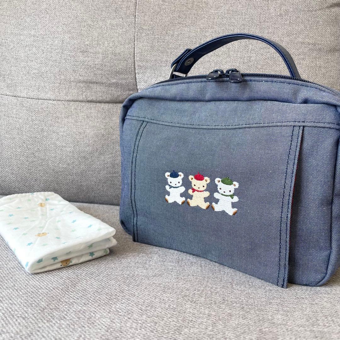 未使用品 familiar ファミリア おむつポーチ 現行品 ガーゼハンカチ付き