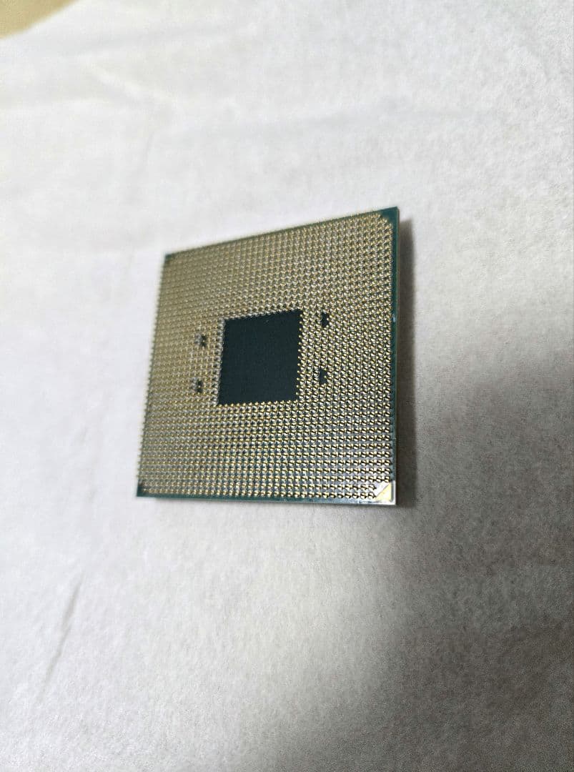 AMD RYZEN 7 3700X(クーラー未使用)