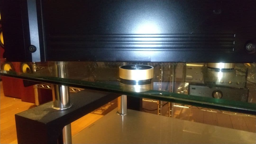 C*s様 SANSUI AU-α607 プリメインアンプ 右前インシュレータ外れ