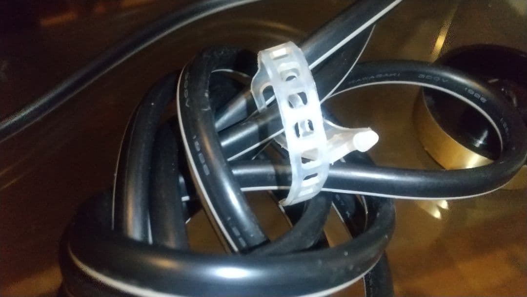 C*s様 SANSUI AU-α607 プリメインアンプ 右前インシュレータ外れ