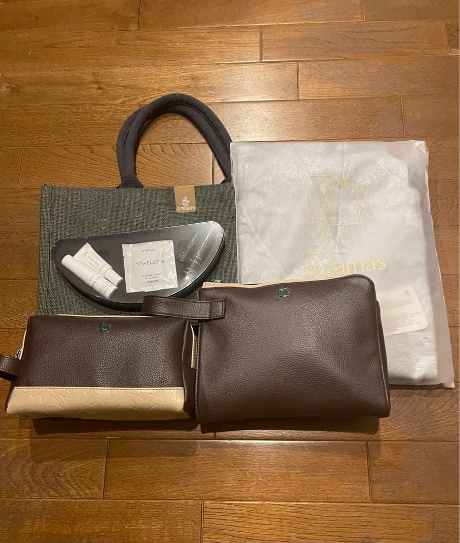 エミレーツ航空ファーストクラスアメニティ