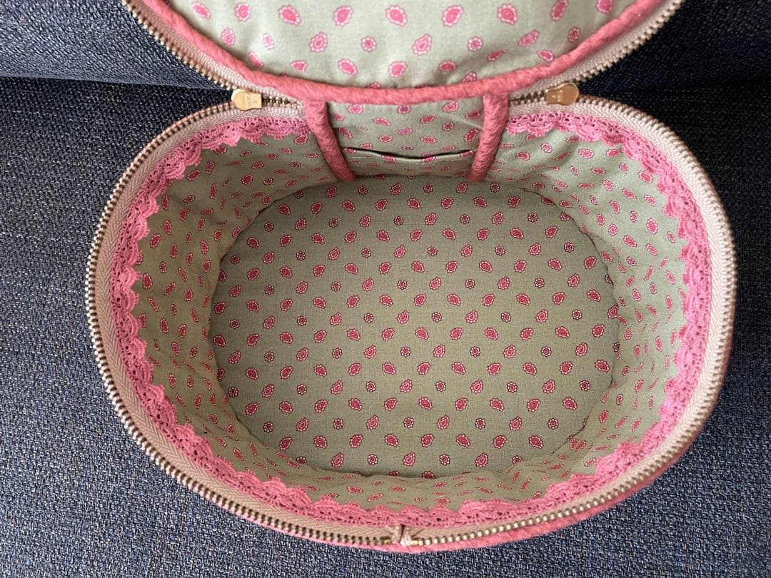 （608)ピンク色のバニティーケース 完成品 こうの早苗さん パンデピス