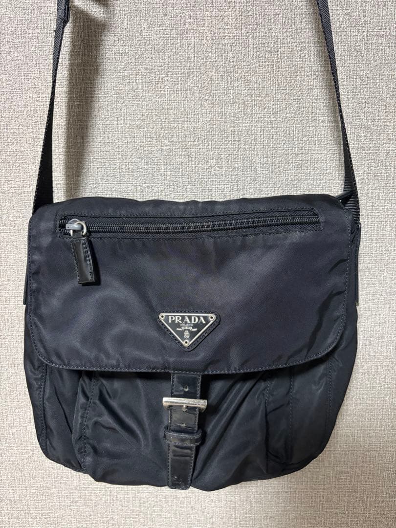 V*様 プラダナイロンショルダーバッグ