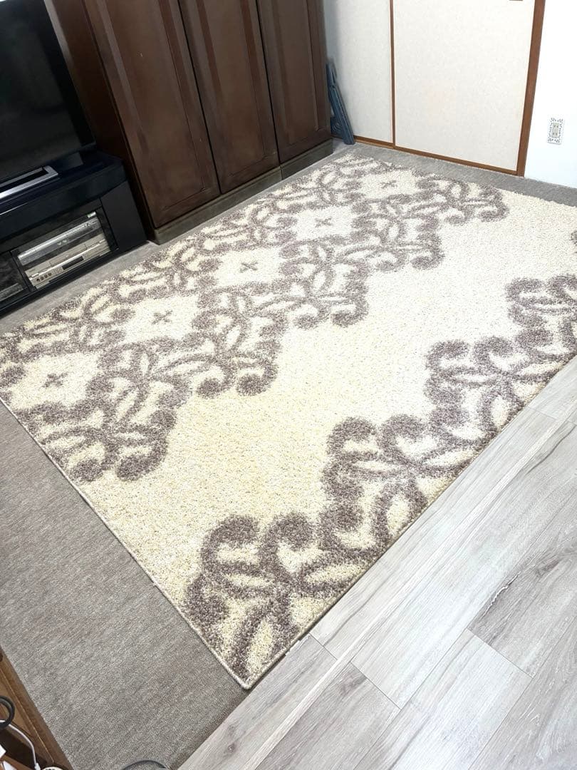 ベージュ 花柄 シャギーラグ 北欧　約240cm x 190cm