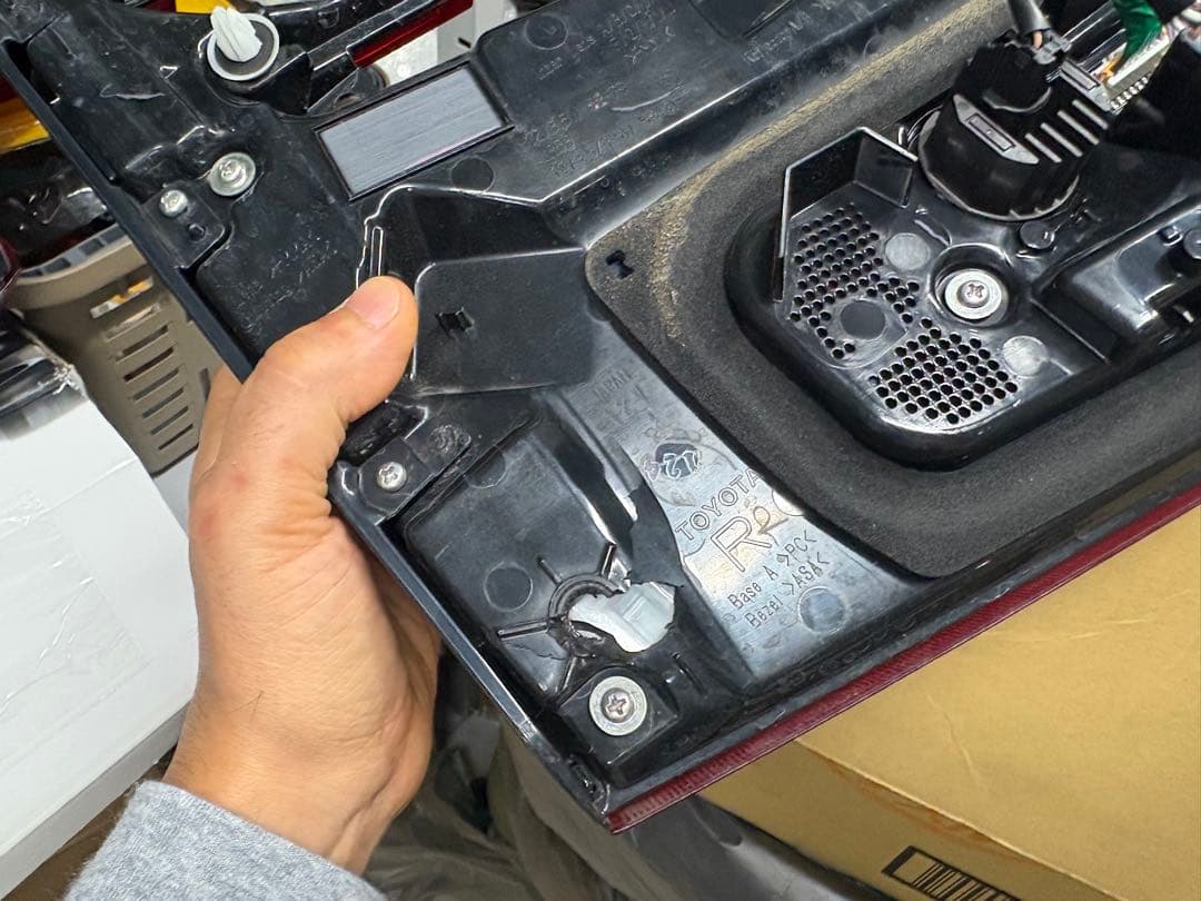 30アルファード後期　冷寒地　シーケンシャル　テールライト